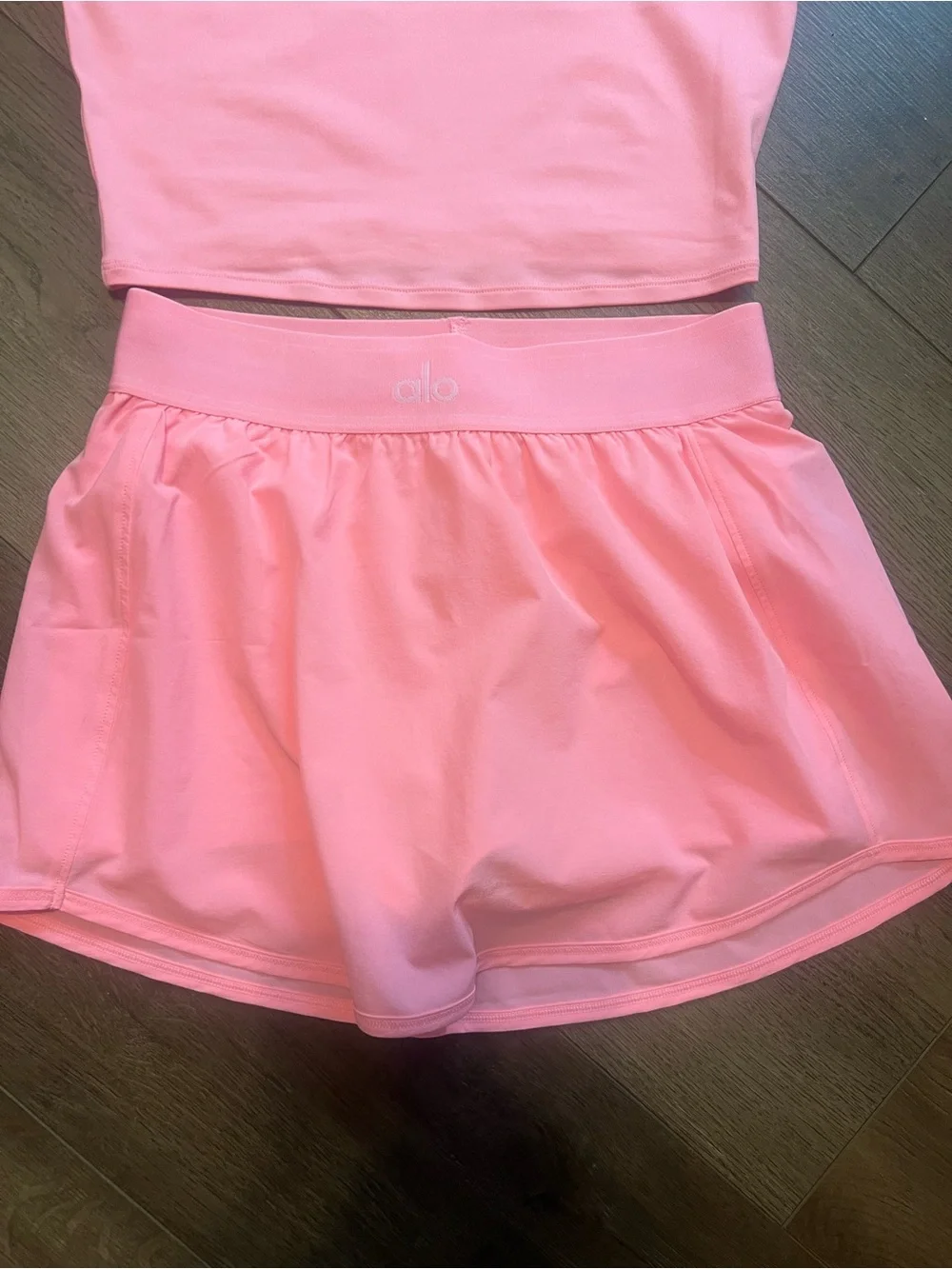 ALO Yoga Match Point skirt and top set NEON BUBBLEGUM HARD TO FIND SMALL - Picture 7 of 9